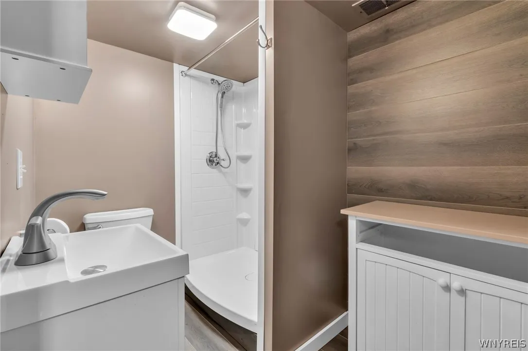 394 Linwood Avenue, North Tonawanda, New York 1412, North Tonawanda, New York 14120, 3 Bedrooms Bedrooms, 5 Rooms Rooms,2 BathroomsBathrooms,Residential,For Sale,394 Linwood Avenue, North Tonawanda, New York 1412,0,B1672371