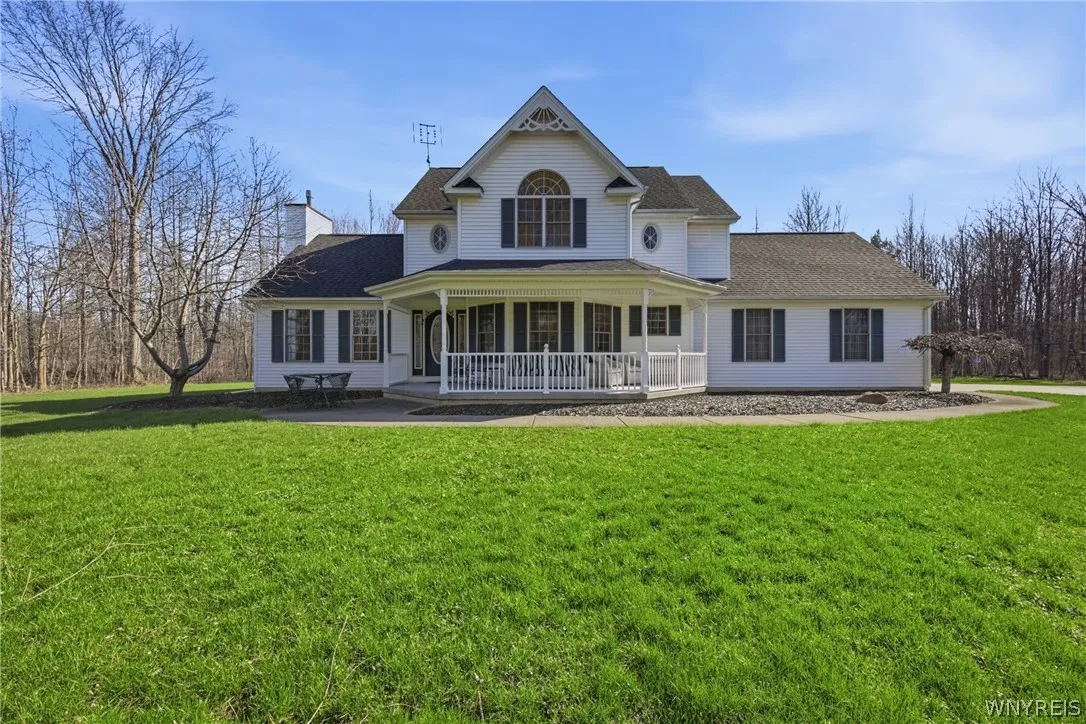2665 Lakeview Road, Hamburg, New York 14085, Hamburg, New York 14085, 3 Bedrooms Bedrooms, 7 Rooms Rooms,2 BathroomsBathrooms,Residential,For Sale,2665 Lakeview Road, Hamburg, New York 14085,0,B1670293