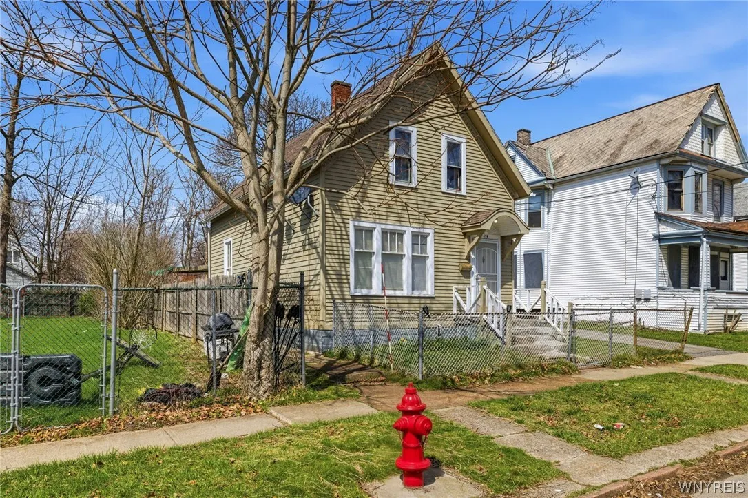 198 Grape Street, Buffalo, New York 14204, Buffalo, New York 14204, 4 Bedrooms Bedrooms, 8 Rooms Rooms,1 BathroomBathrooms,Residential,For Sale,198 Grape Street, Buffalo, New York 14204,0,B1672552