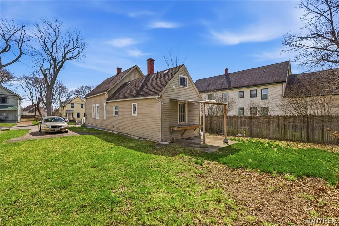 198 Grape Street, Buffalo, New York 14204, Buffalo, New York 14204, 4 Bedrooms Bedrooms, 8 Rooms Rooms,1 BathroomBathrooms,Residential,For Sale,198 Grape Street, Buffalo, New York 14204,0,B1672552