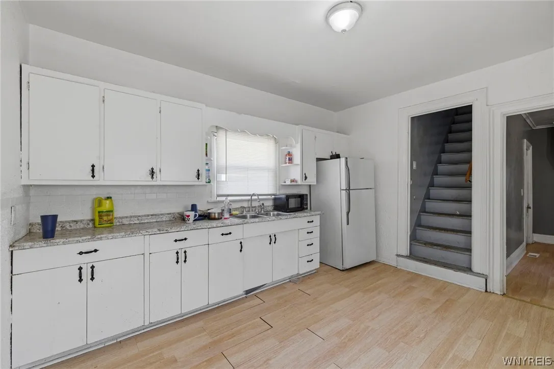 198 Grape Street, Buffalo, New York 14204, Buffalo, New York 14204, 4 Bedrooms Bedrooms, 8 Rooms Rooms,1 BathroomBathrooms,Residential,For Sale,198 Grape Street, Buffalo, New York 14204,0,B1672552