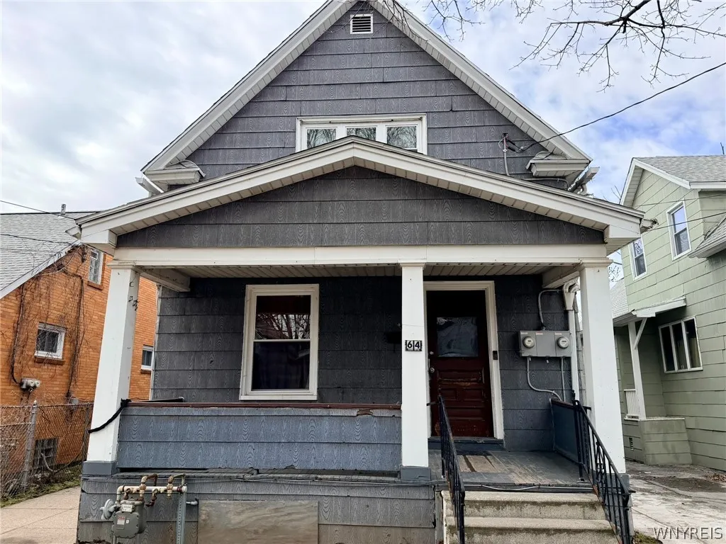 64 Saint Joseph Avenue, Buffalo, New York 14211, Buffalo, New York 14211, 4 Bedrooms Bedrooms, ,2 BathroomsBathrooms,Residential,For Sale,64 Saint Joseph Avenue, Buffalo, New York 14211,0,B1672559
