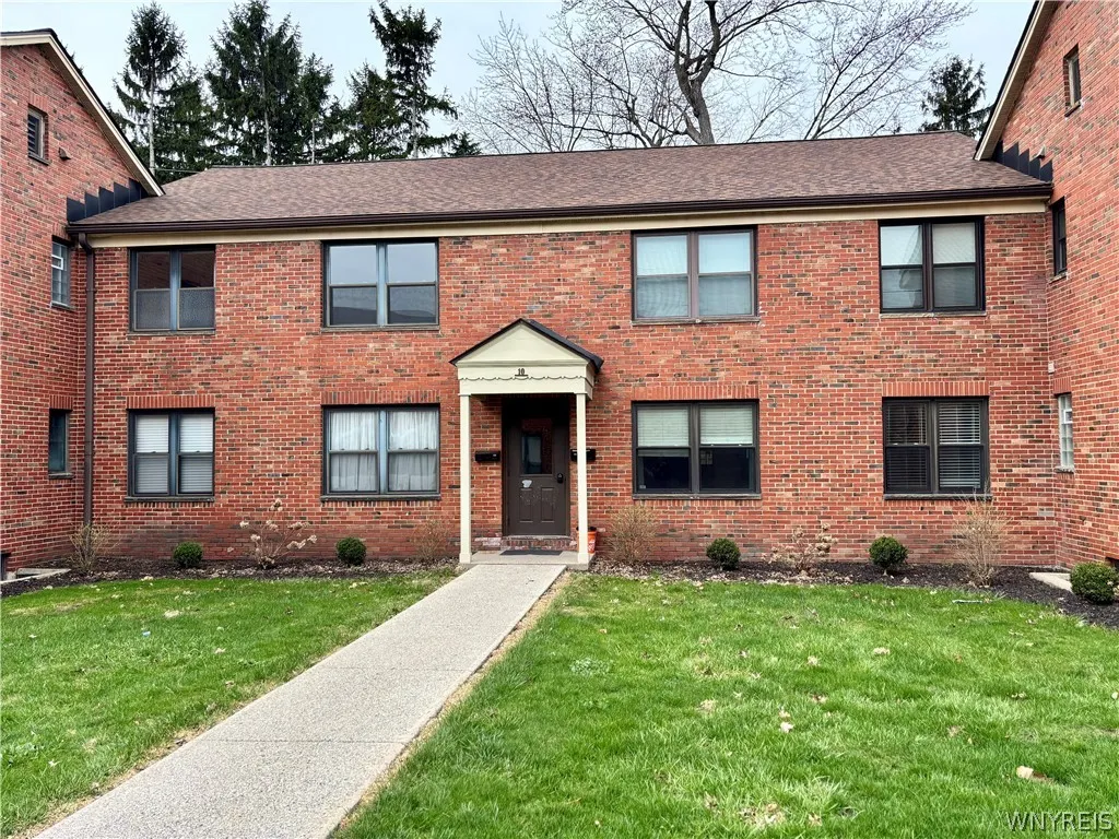 3901 Main St 10d, Amherst, New York 14226, Amherst, New York 14226, 2 Bedrooms Bedrooms, 5 Rooms Rooms,1 BathroomBathrooms,Residential,For Sale,3901 Main St 10d, Amherst, New York 14226,0,B1672614