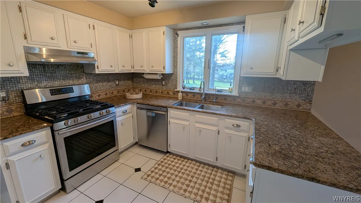 6689 Jewett Holmwood Road, Orchard Park, New York, Orchard Park, New York 14127, 3 Bedrooms Bedrooms, 7 Rooms Rooms,1 BathroomBathrooms,Residential,For Sale,6689 Jewett Holmwood Road, Orchard Park, New York ,0,B1672622