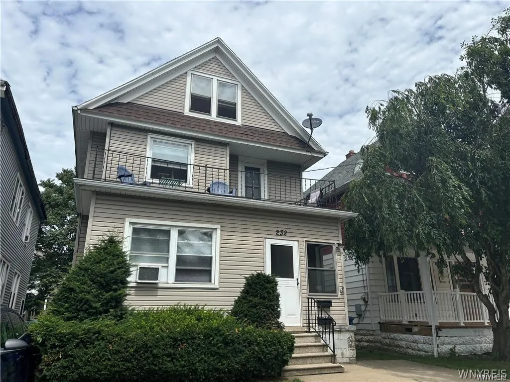 232 Columbus Avenue Upper, Buffalo, New York 14220, Buffalo, New York 14220, 2 Bedrooms Bedrooms, 5 Rooms Rooms,1 BathroomBathrooms,Residential Lease,For Rent,232 Columbus Avenue Upper, Buffalo, New York 14220,0,B1672486