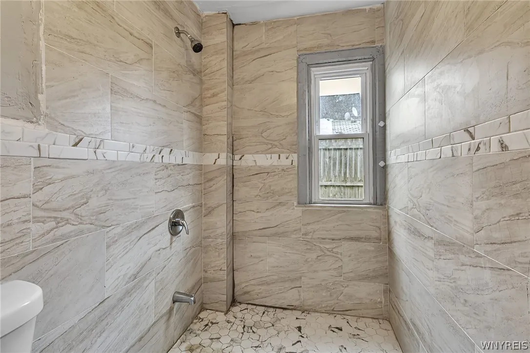 53 Sirret Street, Buffalo, New York 14220, Buffalo, New York 14220, 5 Bedrooms Bedrooms, ,2 BathroomsBathrooms,Residential,For Sale,53 Sirret Street, Buffalo, New York 14220,0,B1672519