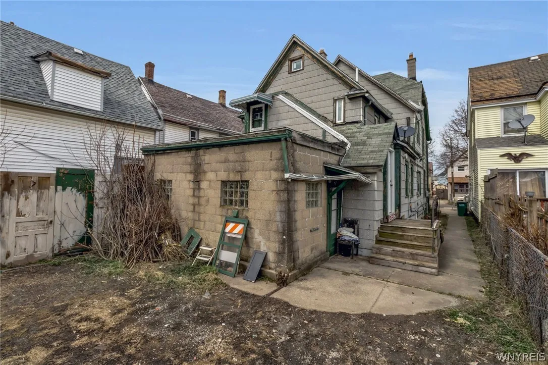 53 Sirret Street, Buffalo, New York 14220, Buffalo, New York 14220, 5 Bedrooms Bedrooms, ,2 BathroomsBathrooms,Residential,For Sale,53 Sirret Street, Buffalo, New York 14220,0,B1672519