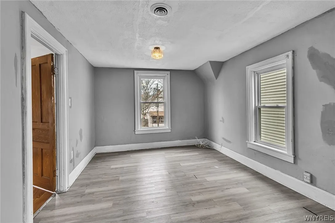53 Sirret Street, Buffalo, New York 14220, Buffalo, New York 14220, 5 Bedrooms Bedrooms, ,2 BathroomsBathrooms,Residential,For Sale,53 Sirret Street, Buffalo, New York 14220,0,B1672519
