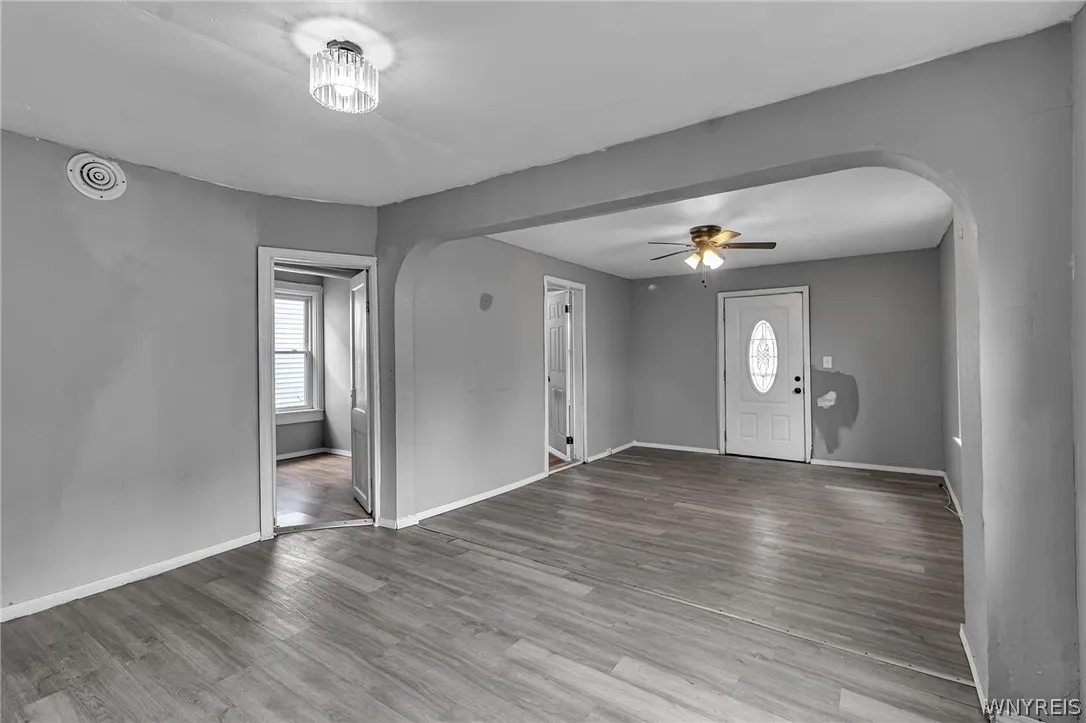 53 Sirret Street, Buffalo, New York 14220, Buffalo, New York 14220, 5 Bedrooms Bedrooms, ,2 BathroomsBathrooms,Residential,For Sale,53 Sirret Street, Buffalo, New York 14220,0,B1672519