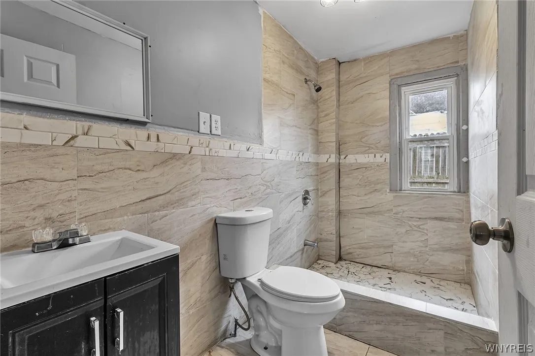53 Sirret Street, Buffalo, New York 14220, Buffalo, New York 14220, 5 Bedrooms Bedrooms, ,2 BathroomsBathrooms,Residential,For Sale,53 Sirret Street, Buffalo, New York 14220,0,B1672519