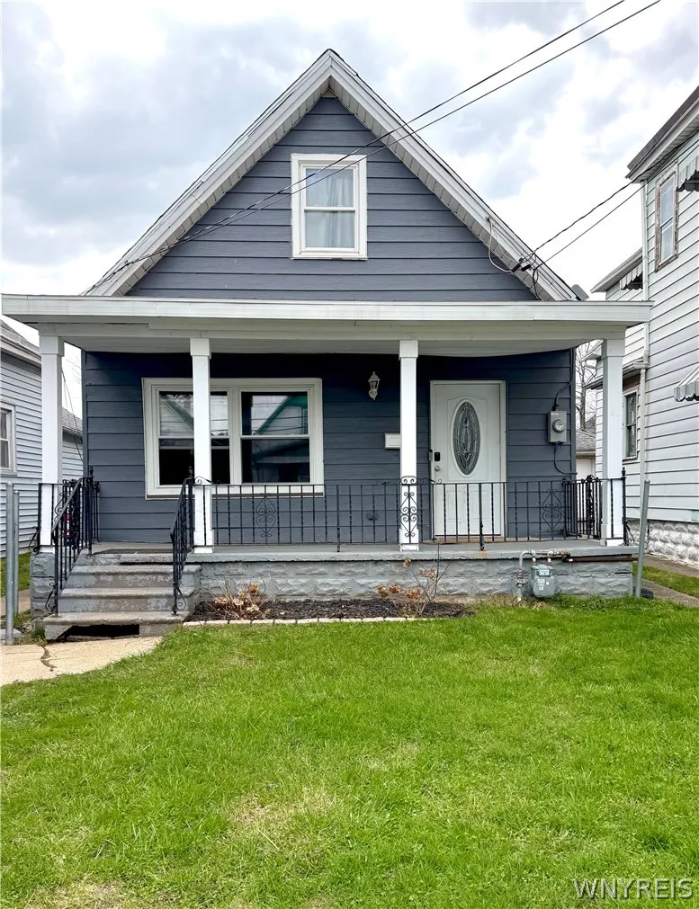 124 Cable Street, Buffalo, New York 14206, Buffalo, New York 14206, 4 Bedrooms Bedrooms, 10 Rooms Rooms,2 BathroomsBathrooms,Residential,For Sale,124 Cable Street, Buffalo, New York 14206,0,B1672219