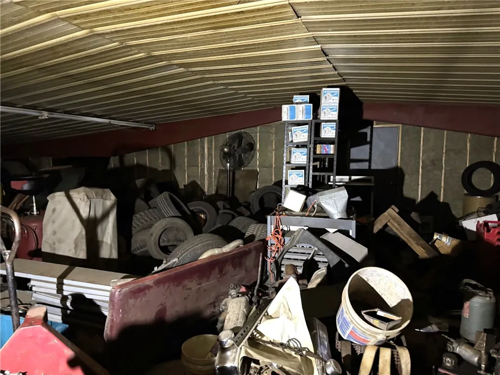 Upper Level storage space
