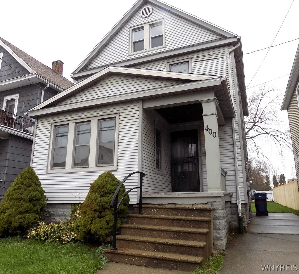 400 Ontario Street, Buffalo, New York 14207, Buffalo, New York 14207, 3 Bedrooms Bedrooms, 17 Rooms Rooms,1 BathroomBathrooms,Residential,For Sale,400 Ontario Street, Buffalo, New York 14207,0,B1672524
