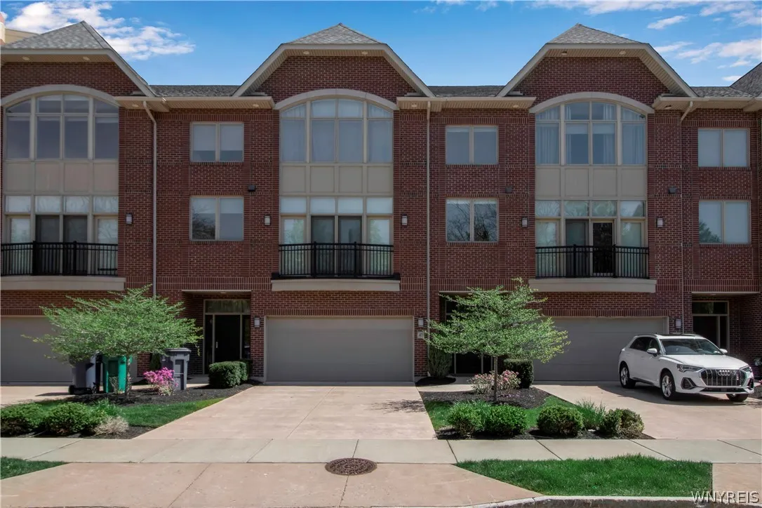 47 Ojibwa Circle, Buffalo, New York 14202, Buffalo, New York 14202, 3 Bedrooms Bedrooms, 6 Rooms Rooms,2 BathroomsBathrooms,Residential,For Sale,47 Ojibwa Circle, Buffalo, New York 14202,0,B1672063