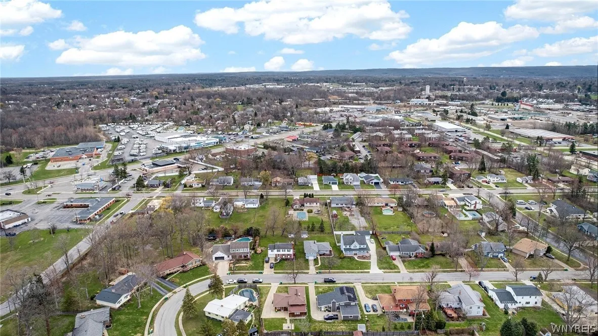 49 Boxwood Circle, Hamburg, New York 14075, Hamburg, New York 14075, 3 Bedrooms Bedrooms, 10 Rooms Rooms,1 BathroomBathrooms,Residential,For Sale,49 Boxwood Circle, Hamburg, New York 14075,0,B1669405