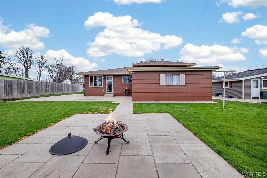 49 Boxwood Circle, Hamburg, New York 14075, Hamburg, New York 14075, 3 Bedrooms Bedrooms, 10 Rooms Rooms,1 BathroomBathrooms,Residential,For Sale,49 Boxwood Circle, Hamburg, New York 14075,0,B1669405