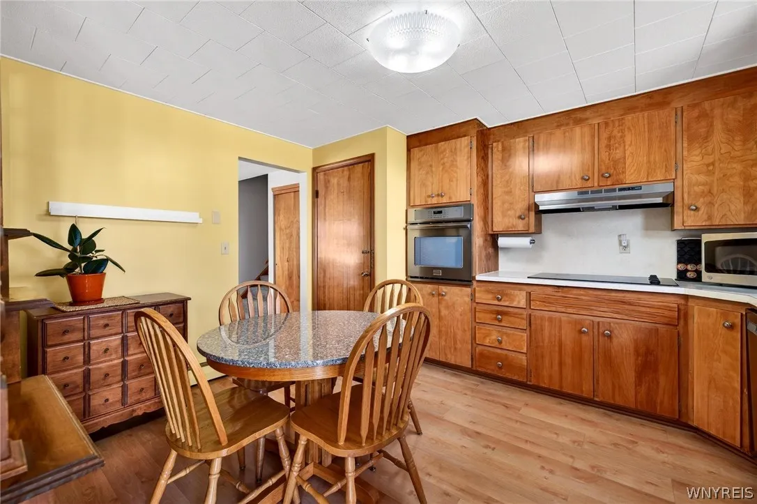 49 Boxwood Circle, Hamburg, New York 14075, Hamburg, New York 14075, 3 Bedrooms Bedrooms, 10 Rooms Rooms,1 BathroomBathrooms,Residential,For Sale,49 Boxwood Circle, Hamburg, New York 14075,0,B1669405