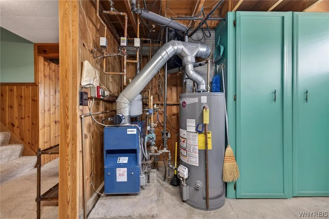 49 Boxwood Circle, Hamburg, New York 14075, Hamburg, New York 14075, 3 Bedrooms Bedrooms, 10 Rooms Rooms,1 BathroomBathrooms,Residential,For Sale,49 Boxwood Circle, Hamburg, New York 14075,0,B1669405