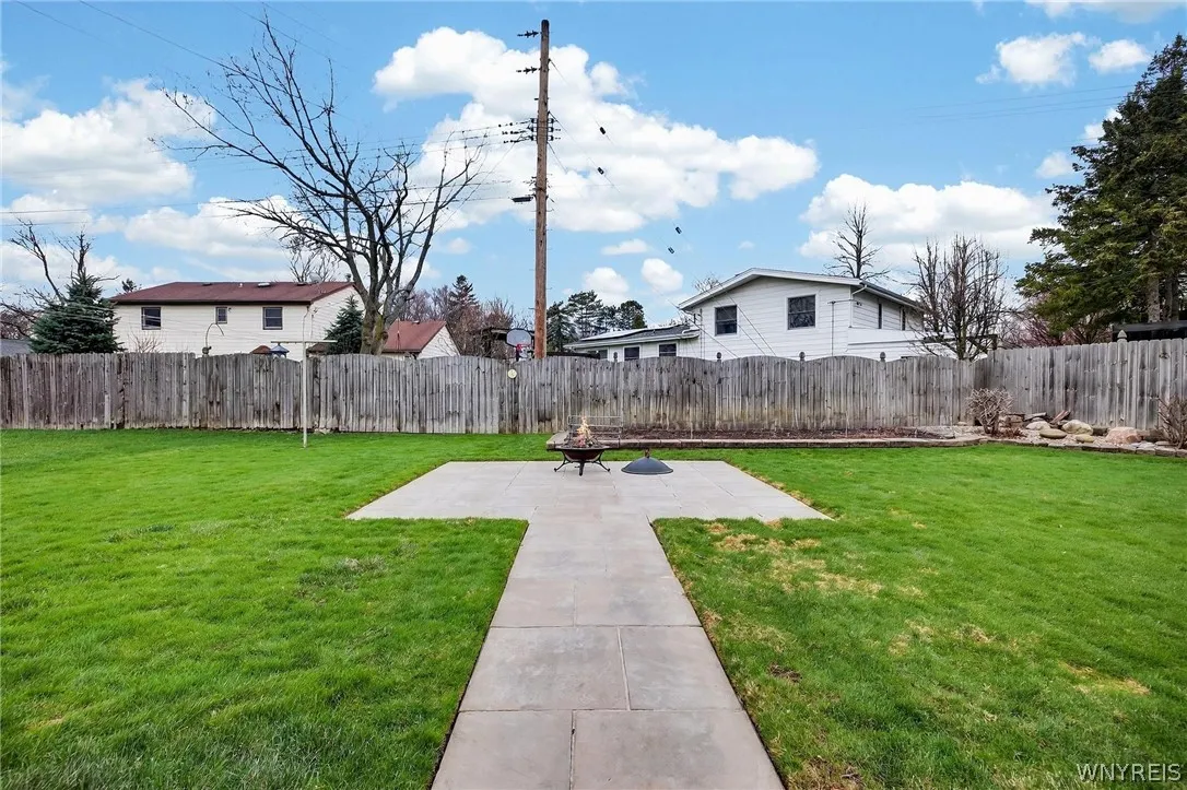 49 Boxwood Circle, Hamburg, New York 14075, Hamburg, New York 14075, 3 Bedrooms Bedrooms, 10 Rooms Rooms,1 BathroomBathrooms,Residential,For Sale,49 Boxwood Circle, Hamburg, New York 14075,0,B1669405