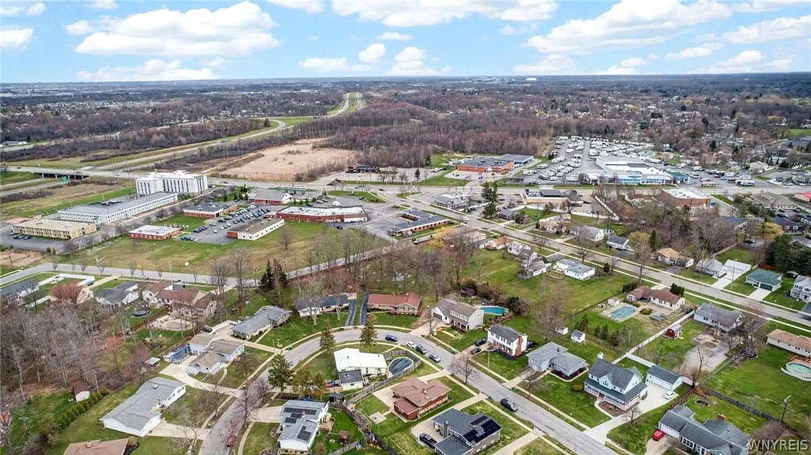 49 Boxwood Circle, Hamburg, New York 14075, Hamburg, New York 14075, 3 Bedrooms Bedrooms, 10 Rooms Rooms,1 BathroomBathrooms,Residential,For Sale,49 Boxwood Circle, Hamburg, New York 14075,0,B1669405