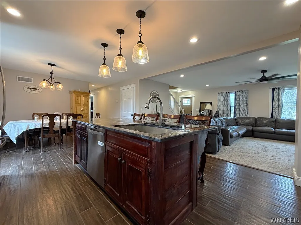 6455 Salt Road, Clarence, New York 14031, Clarence, New York 14031, 2 Bedrooms Bedrooms, 6 Rooms Rooms,2 BathroomsBathrooms,Residential,For Sale,6455 Salt Road, Clarence, New York 14031,0,B1671247