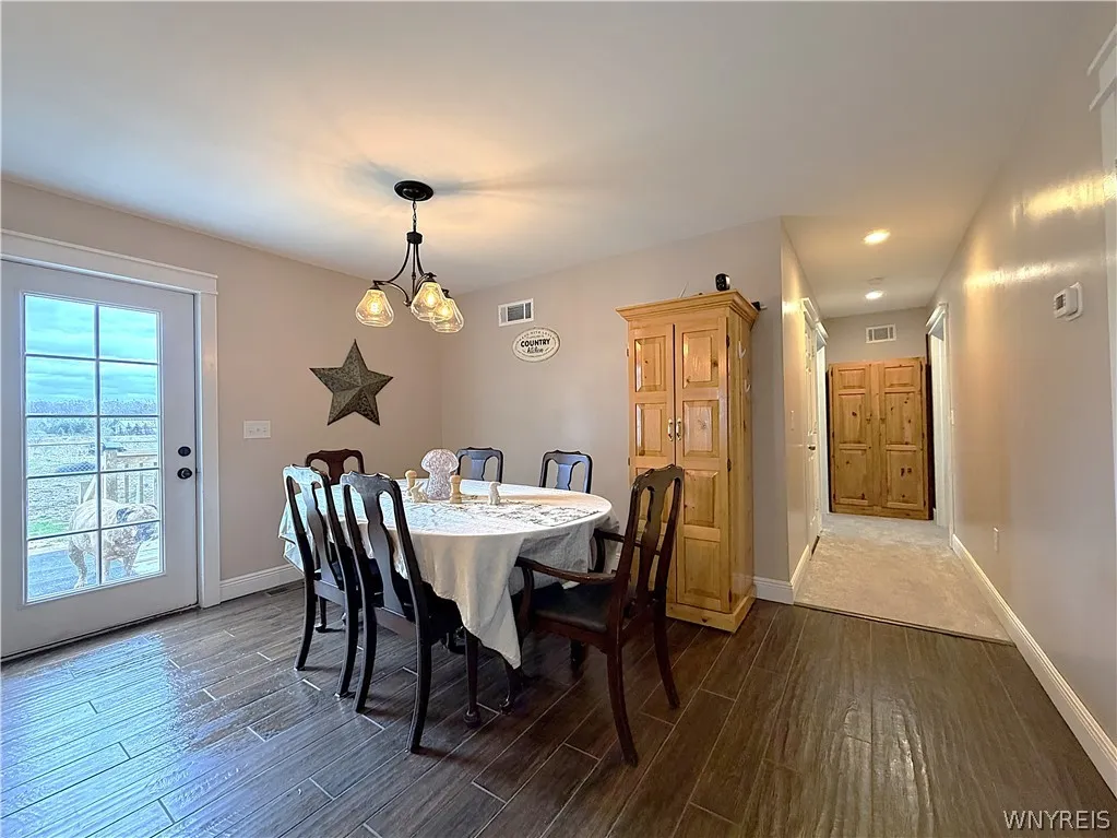 6455 Salt Road, Clarence, New York 14031, Clarence, New York 14031, 2 Bedrooms Bedrooms, 6 Rooms Rooms,2 BathroomsBathrooms,Residential,For Sale,6455 Salt Road, Clarence, New York 14031,0,B1671247