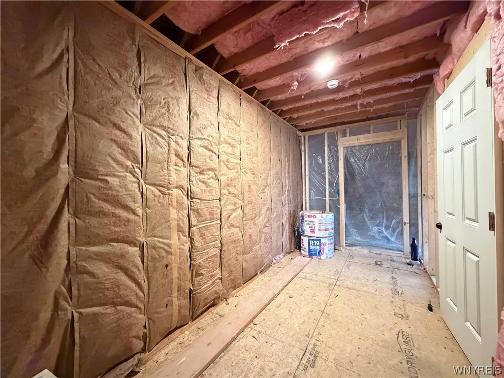 6455 Salt Road, Clarence, New York 14031, Clarence, New York 14031, 2 Bedrooms Bedrooms, 6 Rooms Rooms,2 BathroomsBathrooms,Residential,For Sale,6455 Salt Road, Clarence, New York 14031,0,B1671247