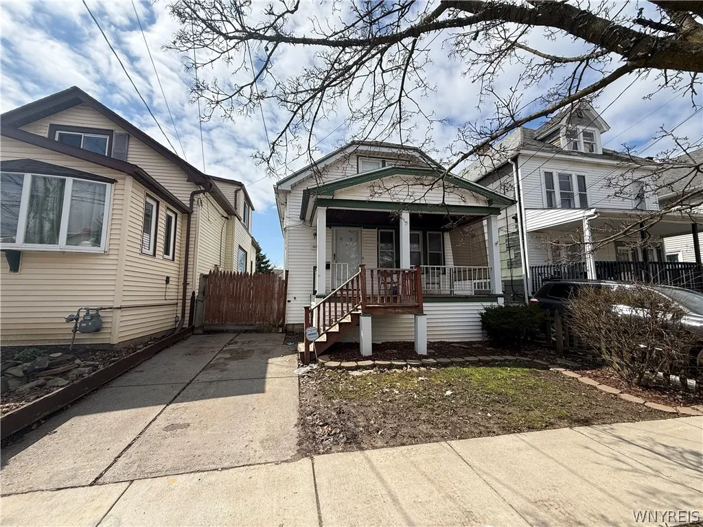 349 Riverside Avenue, Buffalo, New York 14207, Buffalo, New York 14207, 4 Bedrooms Bedrooms, 6 Rooms Rooms,1 BathroomBathrooms,Residential,For Sale,349 Riverside Avenue, Buffalo, New York 14207,0,B1670642