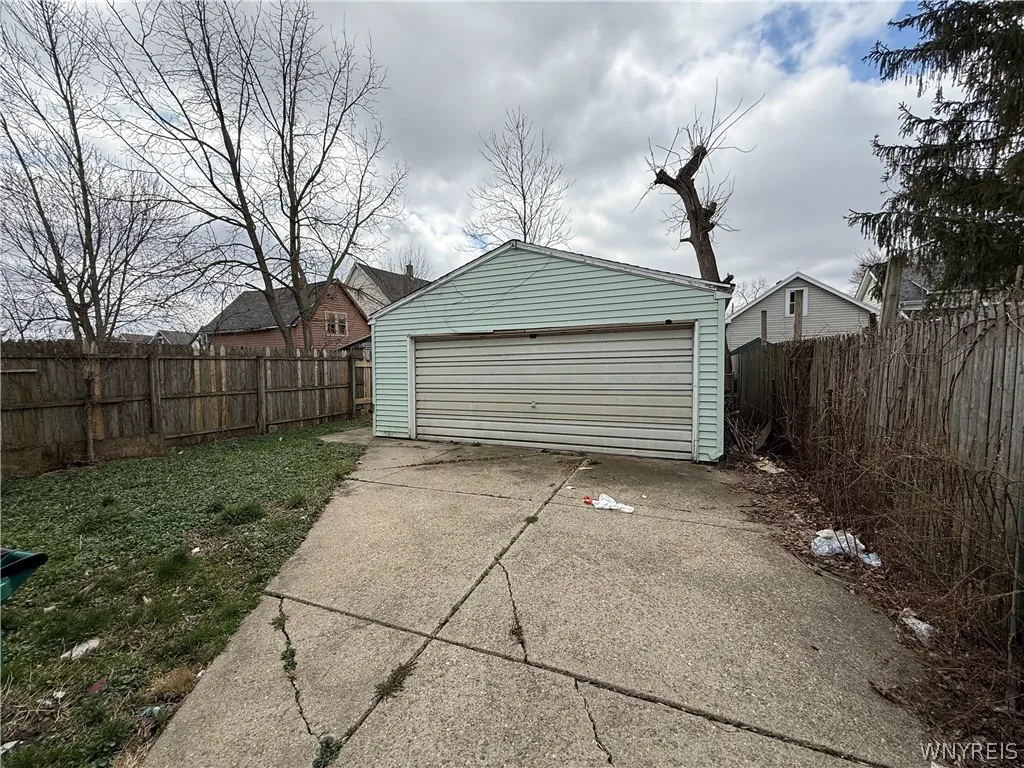 333 Crowley Avenue, Buffalo, New York 14207, Buffalo, New York 14207, 4 Bedrooms Bedrooms, 6 Rooms Rooms,1 BathroomBathrooms,Residential,For Sale,333 Crowley Avenue, Buffalo, New York 14207,0,B1670641