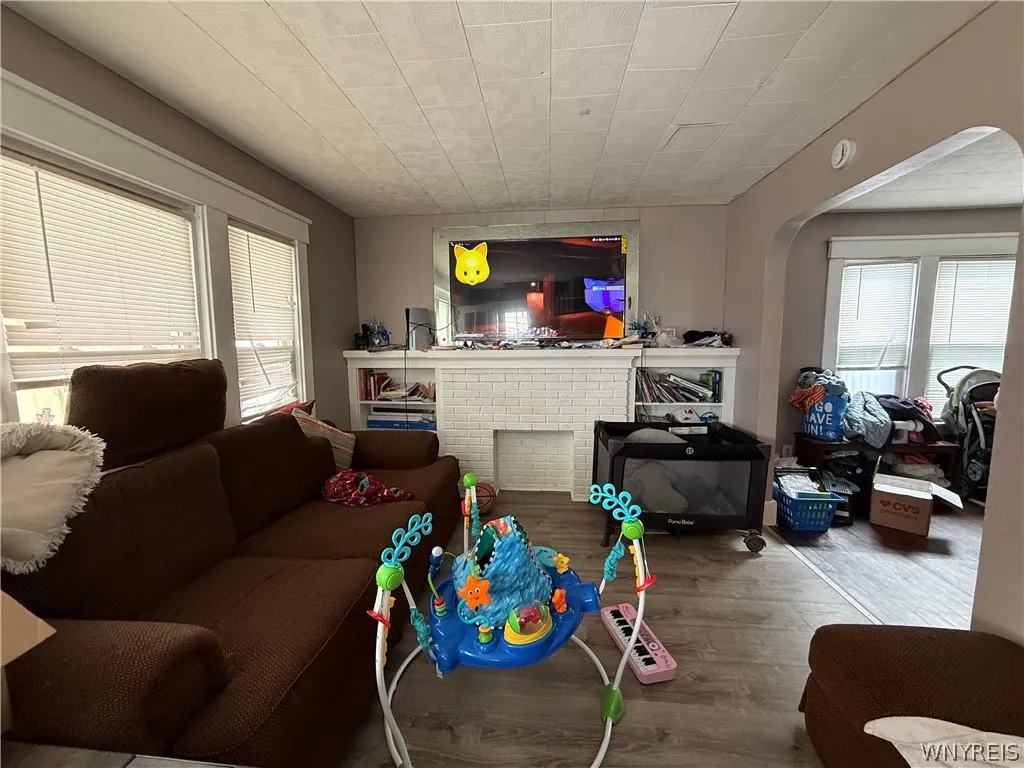 333 Crowley Avenue, Buffalo, New York 14207, Buffalo, New York 14207, 4 Bedrooms Bedrooms, 6 Rooms Rooms,1 BathroomBathrooms,Residential,For Sale,333 Crowley Avenue, Buffalo, New York 14207,0,B1670641