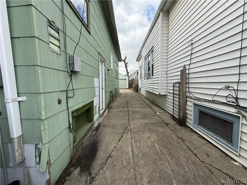 333 Crowley Avenue, Buffalo, New York 14207, Buffalo, New York 14207, 4 Bedrooms Bedrooms, 6 Rooms Rooms,1 BathroomBathrooms,Residential,For Sale,333 Crowley Avenue, Buffalo, New York 14207,0,B1670641