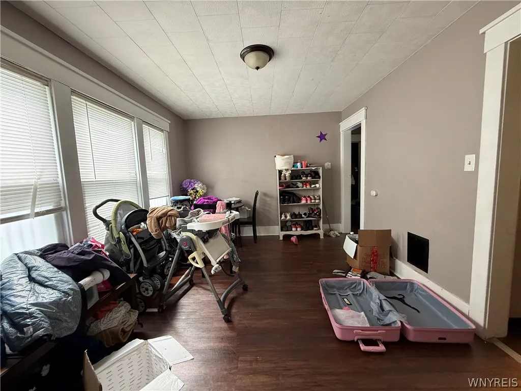 333 Crowley Avenue, Buffalo, New York 14207, Buffalo, New York 14207, 4 Bedrooms Bedrooms, 6 Rooms Rooms,1 BathroomBathrooms,Residential,For Sale,333 Crowley Avenue, Buffalo, New York 14207,0,B1670641