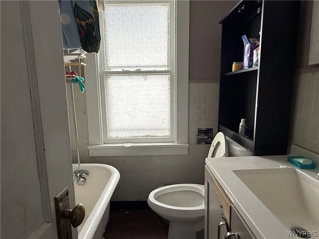 333 Crowley Avenue, Buffalo, New York 14207, Buffalo, New York 14207, 4 Bedrooms Bedrooms, 6 Rooms Rooms,1 BathroomBathrooms,Residential,For Sale,333 Crowley Avenue, Buffalo, New York 14207,0,B1670641
