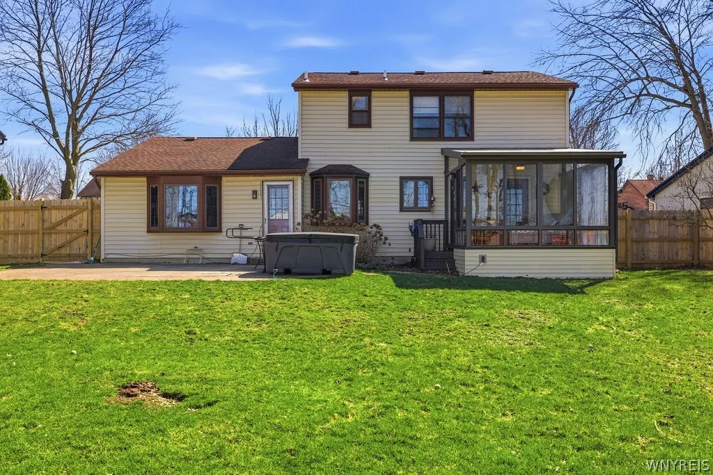 3662 Woodhaven Circle, Hamburg, New York 14075, Hamburg, New York 14075, 3 Bedrooms Bedrooms, 8 Rooms Rooms,1 BathroomBathrooms,Residential,For Sale,3662 Woodhaven Circle, Hamburg, New York 14075,0,B1670626