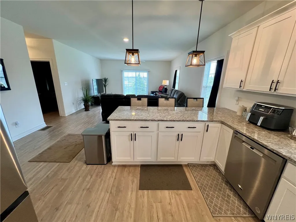 3050 Pleasant Avenue, Hamburg, New York 14075, Hamburg, New York 14075, 2 Bedrooms Bedrooms, 5 Rooms Rooms,2 BathroomsBathrooms,Residential,For Sale,3050 Pleasant Avenue, Hamburg, New York 14075,0,B1665272