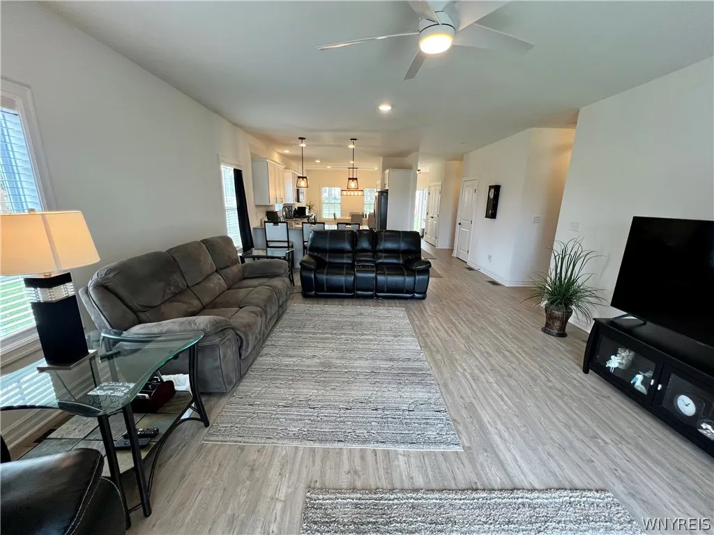 3050 Pleasant Avenue, Hamburg, New York 14075, Hamburg, New York 14075, 2 Bedrooms Bedrooms, 5 Rooms Rooms,2 BathroomsBathrooms,Residential,For Sale,3050 Pleasant Avenue, Hamburg, New York 14075,0,B1665272