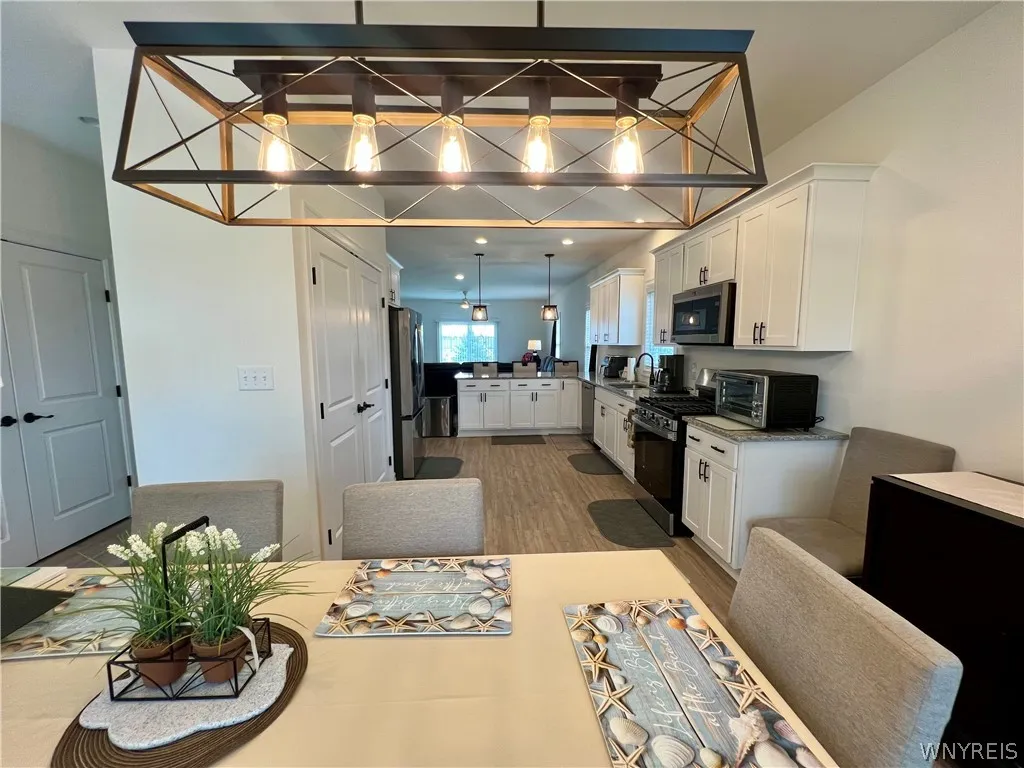 3050 Pleasant Avenue, Hamburg, New York 14075, Hamburg, New York 14075, 2 Bedrooms Bedrooms, 5 Rooms Rooms,2 BathroomsBathrooms,Residential,For Sale,3050 Pleasant Avenue, Hamburg, New York 14075,0,B1665272
