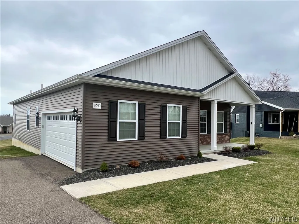 3050 Pleasant Avenue, Hamburg, New York 14075, Hamburg, New York 14075, 2 Bedrooms Bedrooms, 5 Rooms Rooms,2 BathroomsBathrooms,Residential,For Sale,3050 Pleasant Avenue, Hamburg, New York 14075,0,B1665272