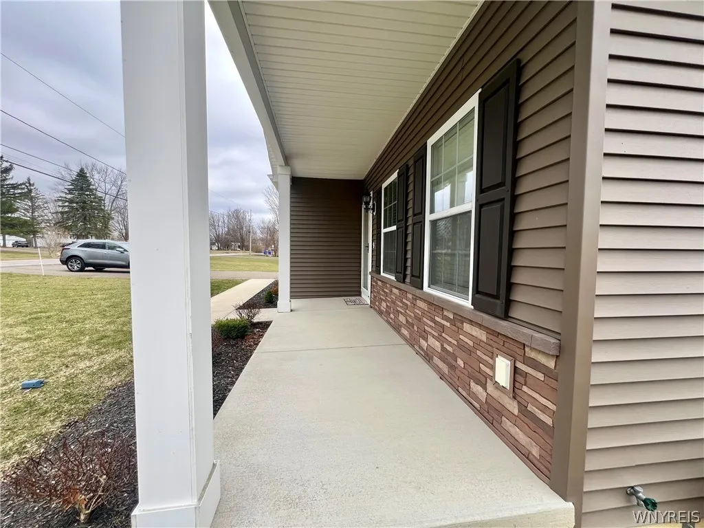 3050 Pleasant Avenue, Hamburg, New York 14075, Hamburg, New York 14075, 2 Bedrooms Bedrooms, 5 Rooms Rooms,2 BathroomsBathrooms,Residential,For Sale,3050 Pleasant Avenue, Hamburg, New York 14075,0,B1665272
