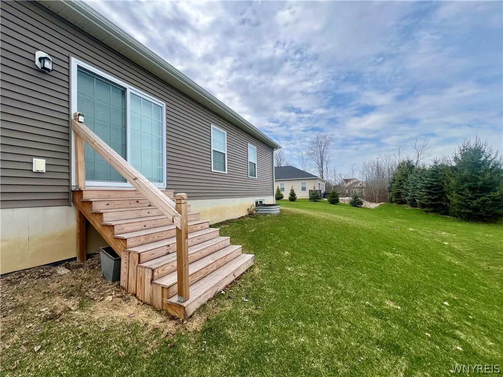 3050 Pleasant Avenue, Hamburg, New York 14075, Hamburg, New York 14075, 2 Bedrooms Bedrooms, 5 Rooms Rooms,2 BathroomsBathrooms,Residential,For Sale,3050 Pleasant Avenue, Hamburg, New York 14075,0,B1665272