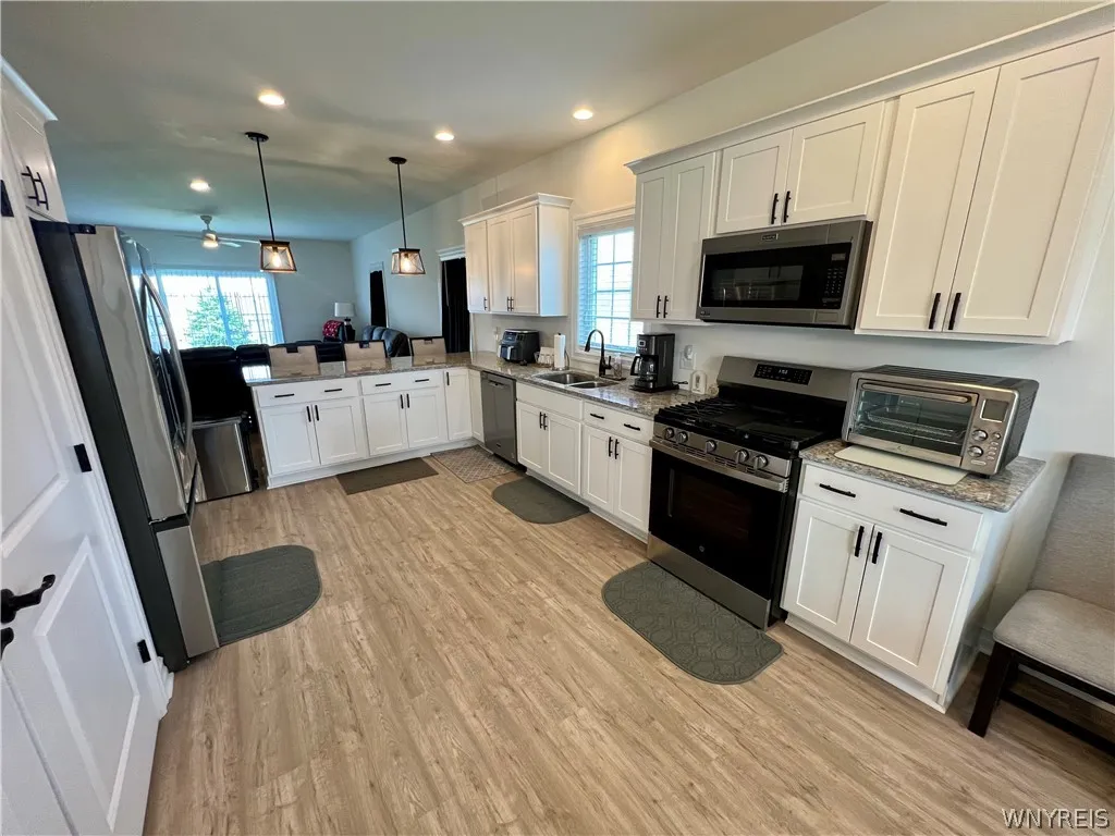 3050 Pleasant Avenue, Hamburg, New York 14075, Hamburg, New York 14075, 2 Bedrooms Bedrooms, 5 Rooms Rooms,2 BathroomsBathrooms,Residential,For Sale,3050 Pleasant Avenue, Hamburg, New York 14075,0,B1665272