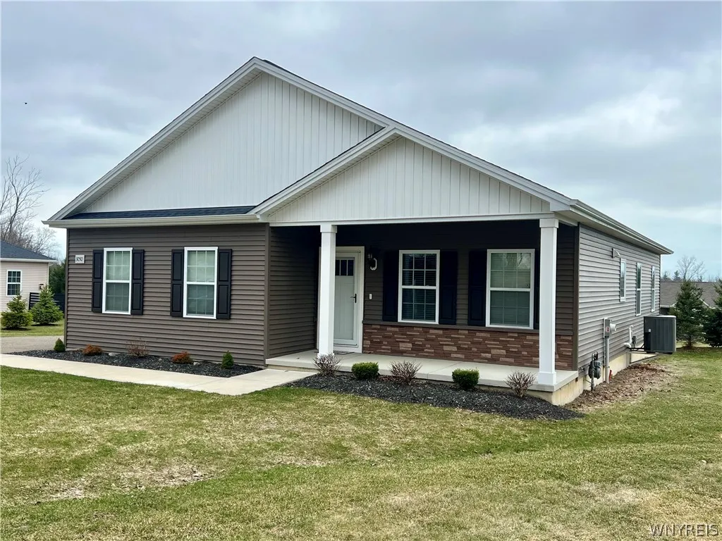 3050 Pleasant Avenue, Hamburg, New York 14075, Hamburg, New York 14075, 2 Bedrooms Bedrooms, 5 Rooms Rooms,2 BathroomsBathrooms,Residential,For Sale,3050 Pleasant Avenue, Hamburg, New York 14075,0,B1665272