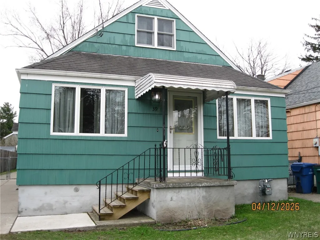 39 Crystal Avenue, Buffalo, New York 14220, Buffalo, New York 14220, 3 Bedrooms Bedrooms, 5 Rooms Rooms,1 BathroomBathrooms,Residential,For Sale,39 Crystal Avenue, Buffalo, New York 14220,0,B1671822