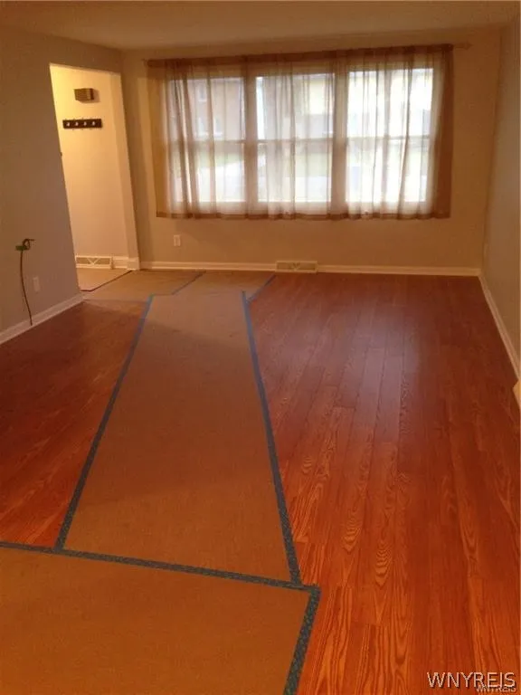 91 Marine Drive, Amherst, New York 14228, Amherst, New York 14228, 3 Bedrooms Bedrooms, 6 Rooms Rooms,1 BathroomBathrooms,Residential Lease,For Rent,91 Marine Drive, Amherst, New York 14228,0,B1673064