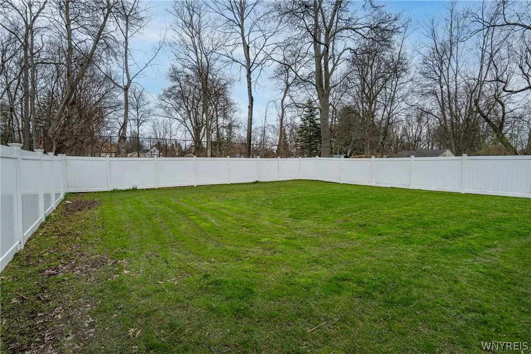 197 Long Avenue, Hamburg, New York 14075, Hamburg, New York 14075, 3 Bedrooms Bedrooms, 10 Rooms Rooms,2 BathroomsBathrooms,Residential,For Sale,197 Long Avenue, Hamburg, New York 14075,0,B1673009