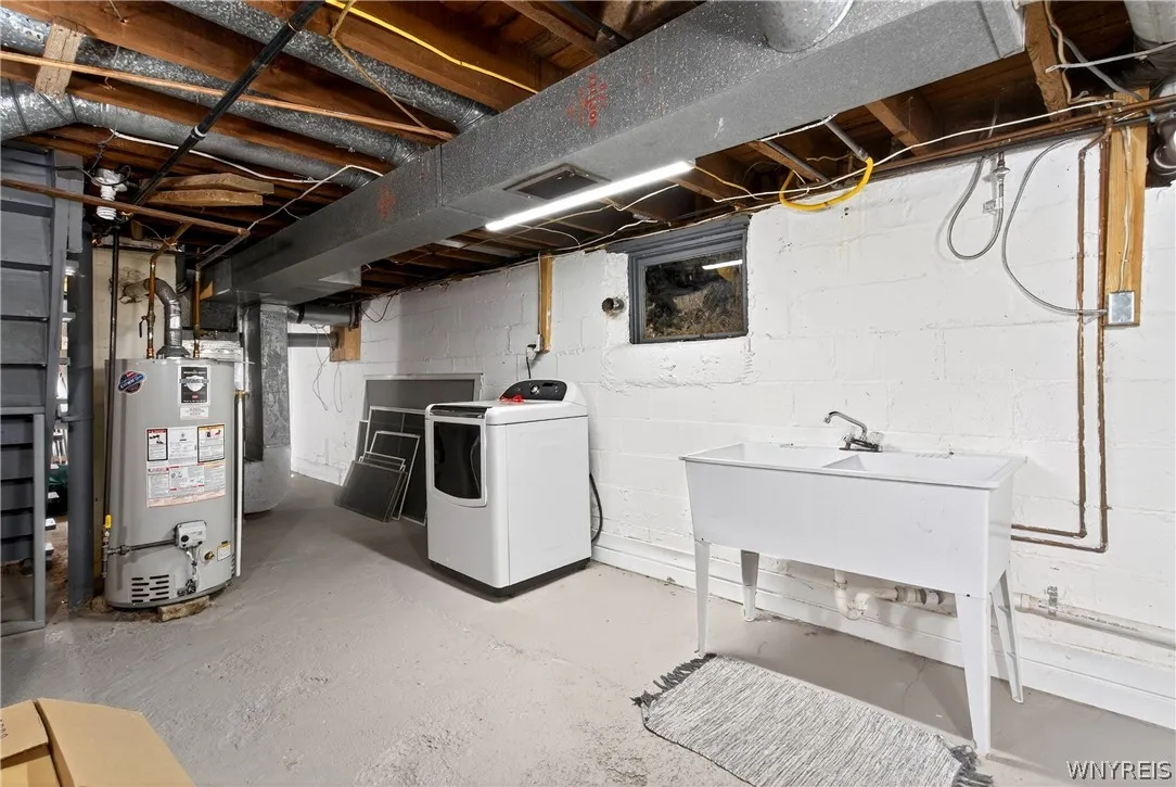 197 Long Avenue, Hamburg, New York 14075, Hamburg, New York 14075, 3 Bedrooms Bedrooms, 10 Rooms Rooms,2 BathroomsBathrooms,Residential,For Sale,197 Long Avenue, Hamburg, New York 14075,0,B1673009