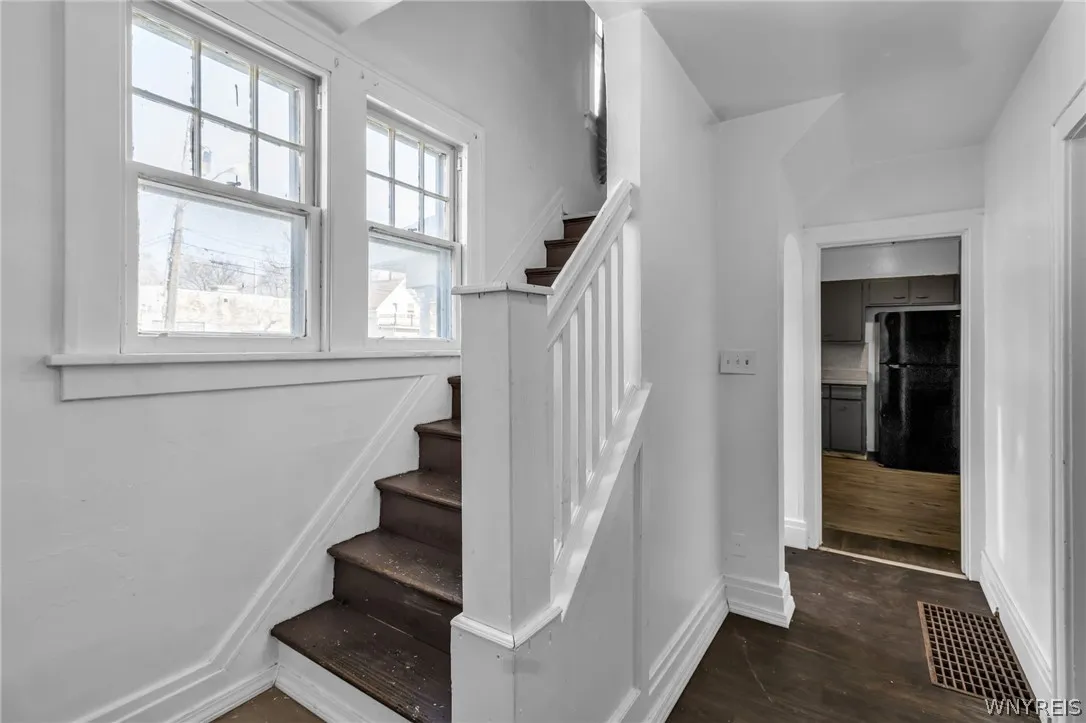 2143 Niagara Street, Buffalo, New York 14207, Buffalo, New York 14207, 8 Bedroom Bedrooms, ,3 BathroomBathrooms,Residential,For Sale,2143 Niagara Street, Buffalo, New York 14207,0,B1672981