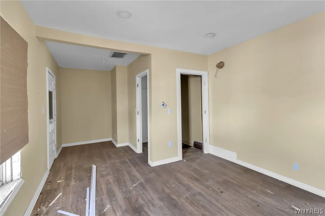2143 Niagara Street, Buffalo, New York 14207, Buffalo, New York 14207, 8 Bedroom Bedrooms, ,3 BathroomBathrooms,Residential,For Sale,2143 Niagara Street, Buffalo, New York 14207,0,B1672981
