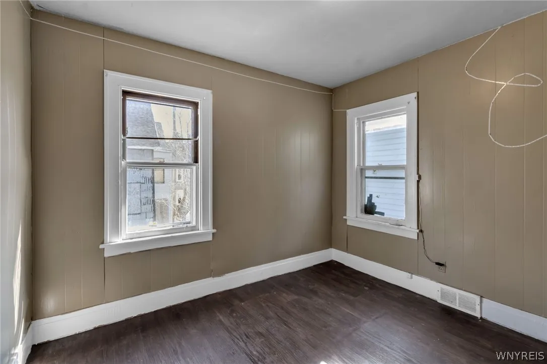 2143 Niagara Street, Buffalo, New York 14207, Buffalo, New York 14207, 8 Bedroom Bedrooms, ,3 BathroomBathrooms,Residential,For Sale,2143 Niagara Street, Buffalo, New York 14207,0,B1672981