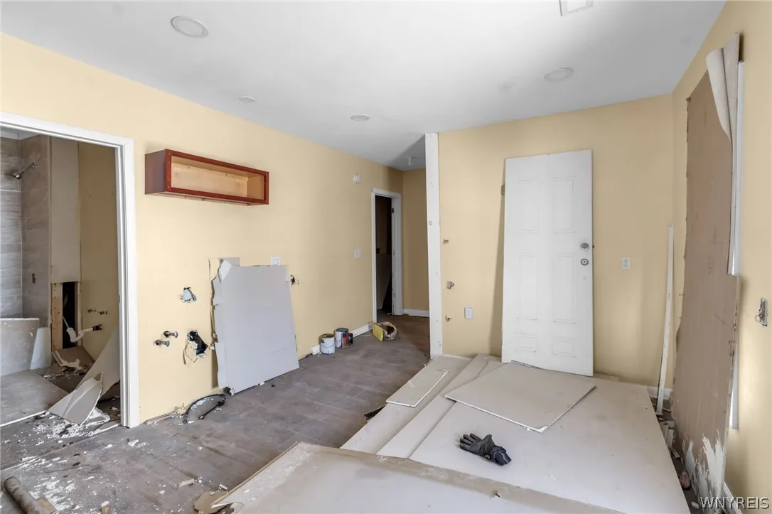 2143 Niagara Street, Buffalo, New York 14207, Buffalo, New York 14207, 8 Bedroom Bedrooms, ,3 BathroomBathrooms,Residential,For Sale,2143 Niagara Street, Buffalo, New York 14207,0,B1672981